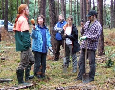 Interview im Wald mit Radio eins /  Foto:  Michael Böhle - WikiWoods.org